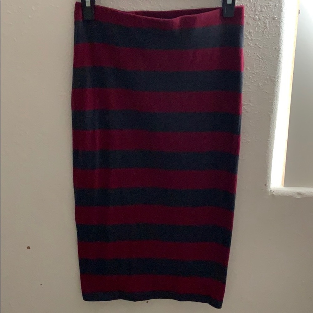 Stripped pencil skirt